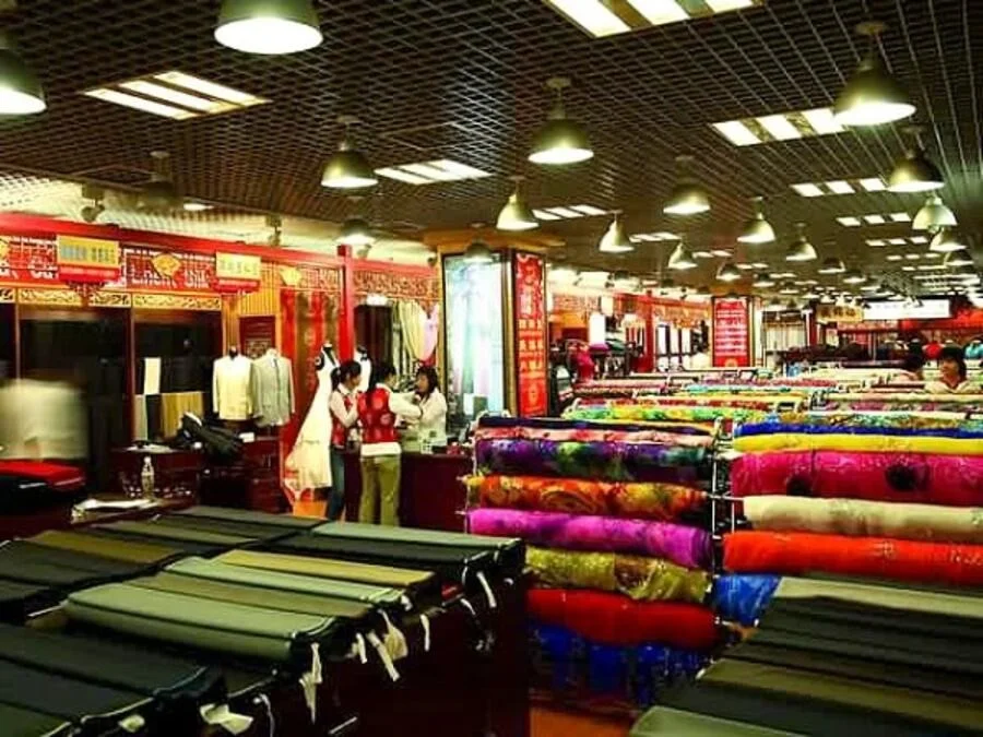 lụa hàn châu được bày bán khá rộng rãi ở Trung Quốc