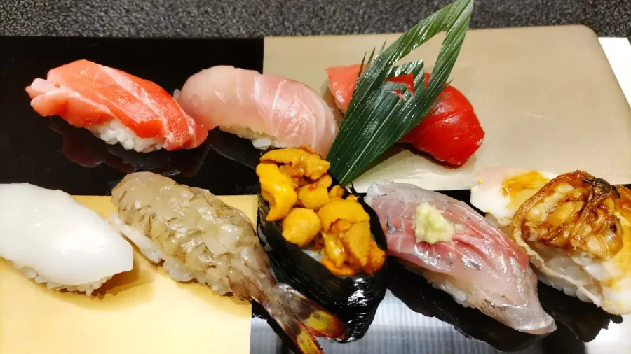 Với kinh nghiệm dày dặn, đầu bếp Imada sẽ mang đến một hành trình ẩm thực bất ngờ, với những món sushi tươi ngon nhất theo mùa