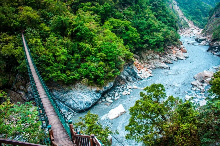 Công viên quốc gia Taroko chính là điểm đến lý tưởng cho những ai yêu thích khám phá thiên nhiên hoang dã và ưa thích mạo hiểm