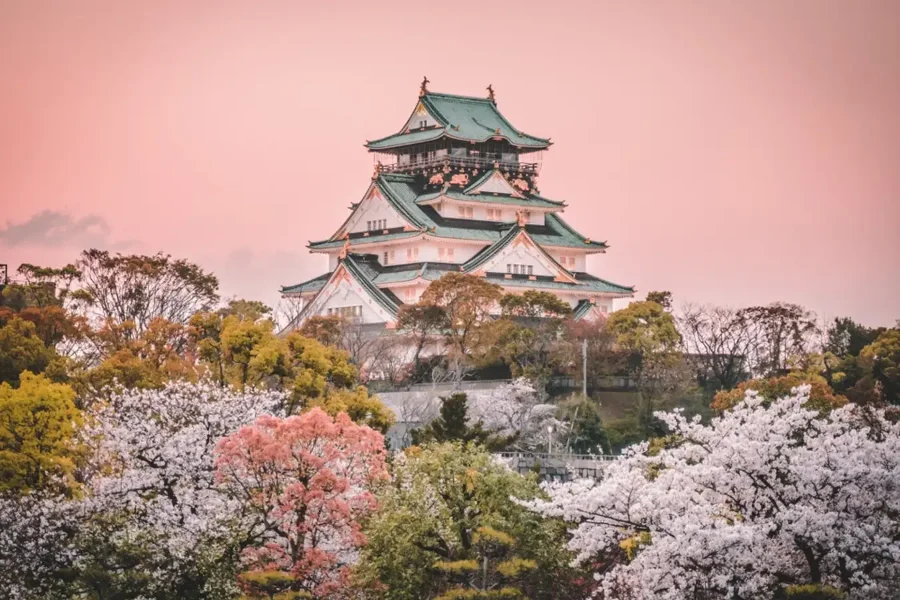 Osaka là một điểm đến không thể bỏ qua cho những ai yêu thích khám phá và trải nghiệm văn hóa