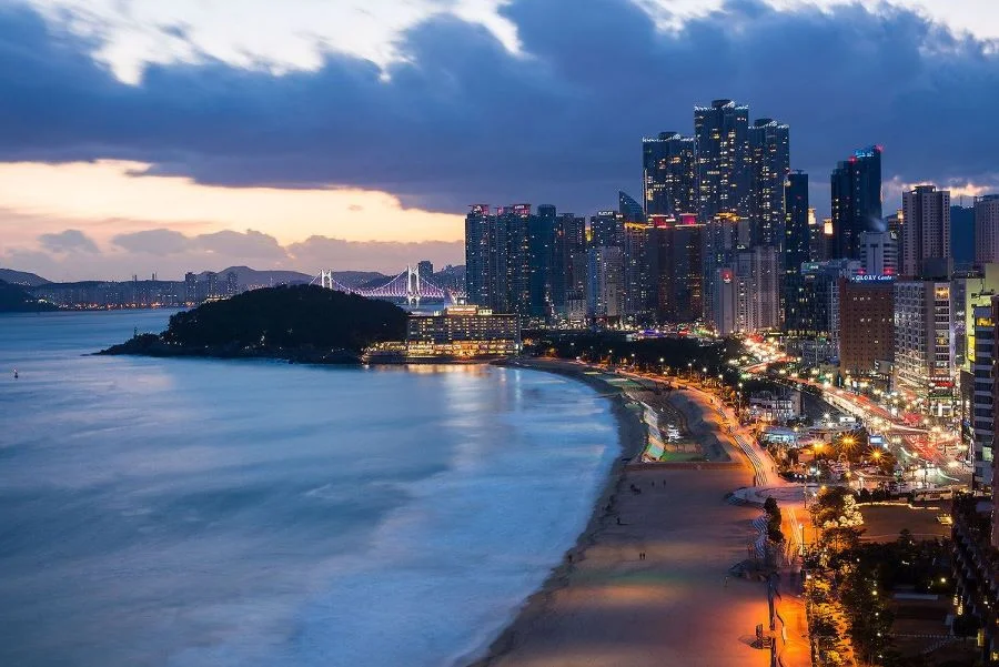 Haeundae không chỉ thu hút du khách bởi vẻ đẹp mộng mơ mà còn bởi những hoạt động vui chơi giải trí đa dạng