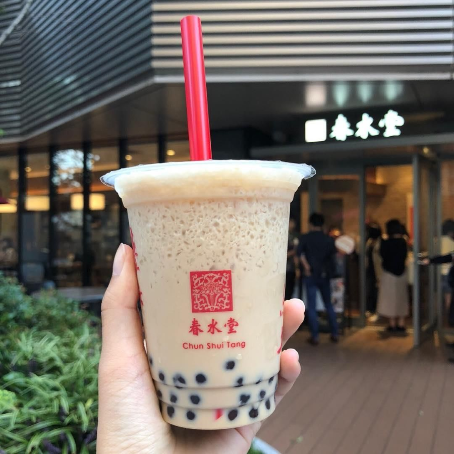 Tại Chun Shui Tang, bạn sẽ được thưởng thức ly trà sữa lạnh thơm lừng, béo ngậy theo công thức truyền thống