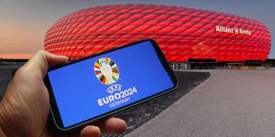 Du khách có thể tham khảo thêm thông tin trên trang web của EURO 2024 hoặc ứng dụng EURO 2024