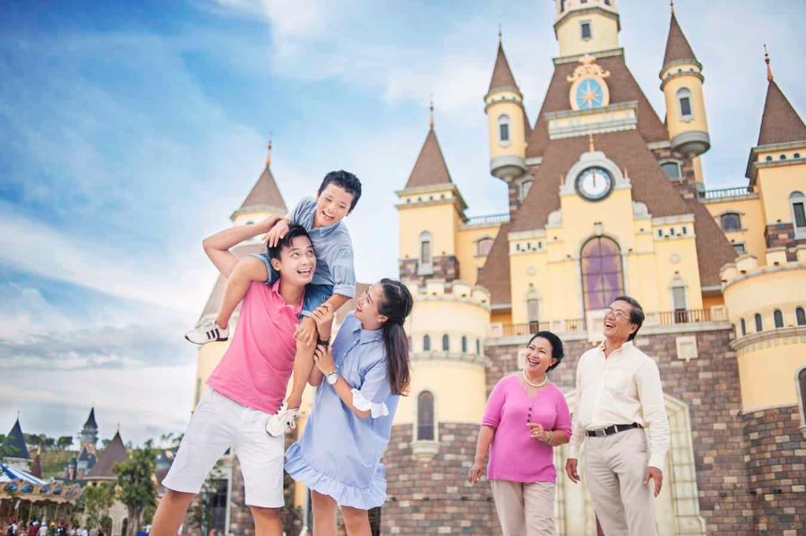 Mùa hè là thời điểm lý tưởng để cả gia đình cùng nhau tận hưởng những chuyến du lịch
