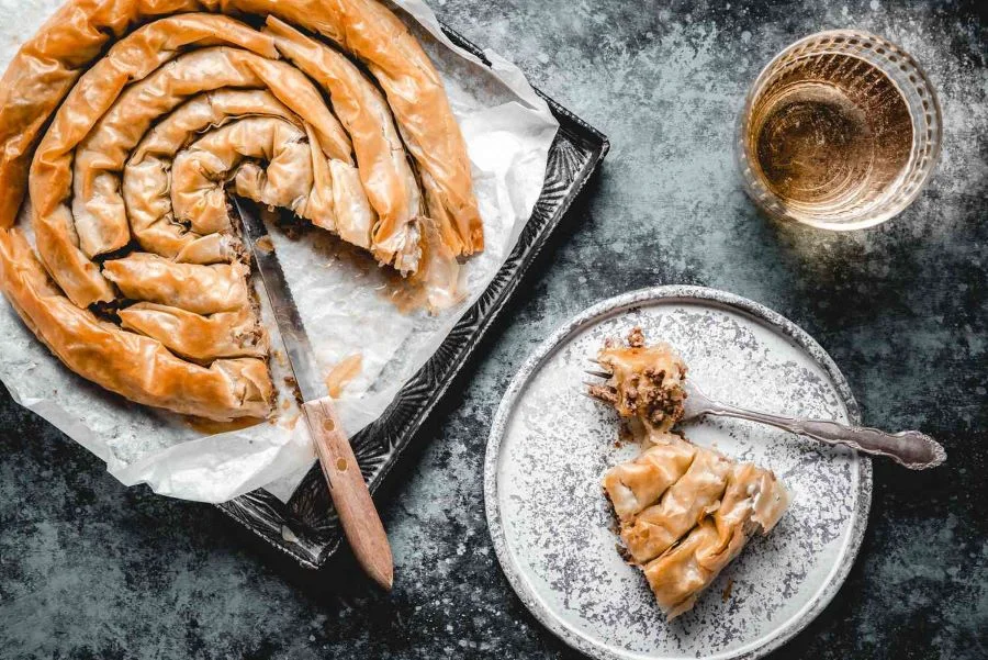 Börek là một loại bánh nổi tiếng trong ẩm thực Thổ Nhĩ Kỳ, có thể là bánh mặn hoặc bánh ngọt