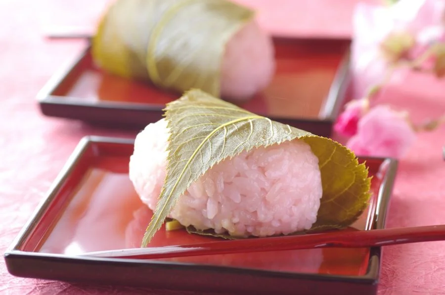 Mochi hoa anh đào - món bánh truyền thống lâu đời trong ngày Tết cổ truyền của người dân Nhật Bản