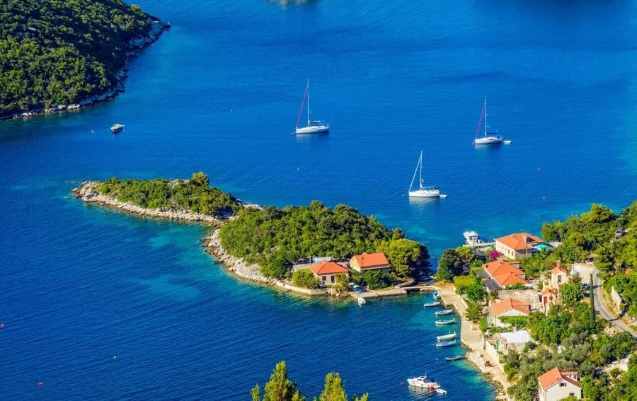 Công viên Quốc gia Mljet sở hữu thảm thực vật Địa Trung Hải cực kỳ đồ sộ và phong phú