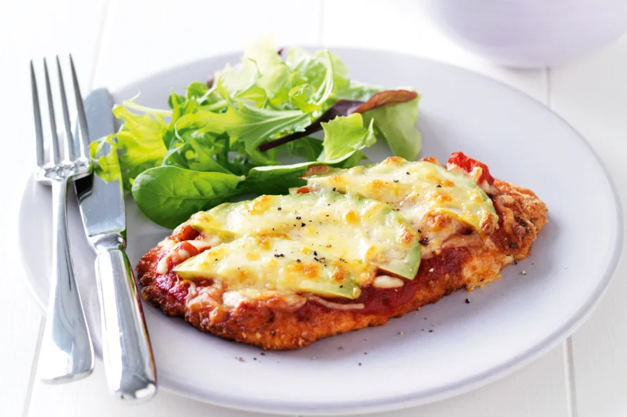 Gà Parmigiana chinh phục thực khách bởi hương vị độc đáo và sự hòa quyện hoàn hảo giữa các nguyên liệu