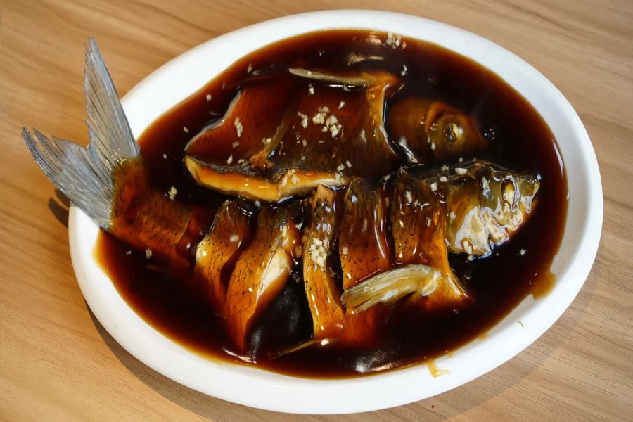 Cá Tây Hồ chua ngọt - một trong những món ngon nổi tiếng nên thử ở Hàng Châu