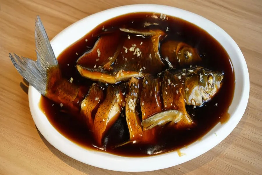 Cá Tây Hồ chua ngọt - một trong những món ngon nổi tiếng nên thử ở Hàng Châu