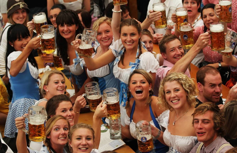 Oktoberfest không chỉ là một lễ hội bia, mà còn là một trải nghiệm văn hóa độc đáo