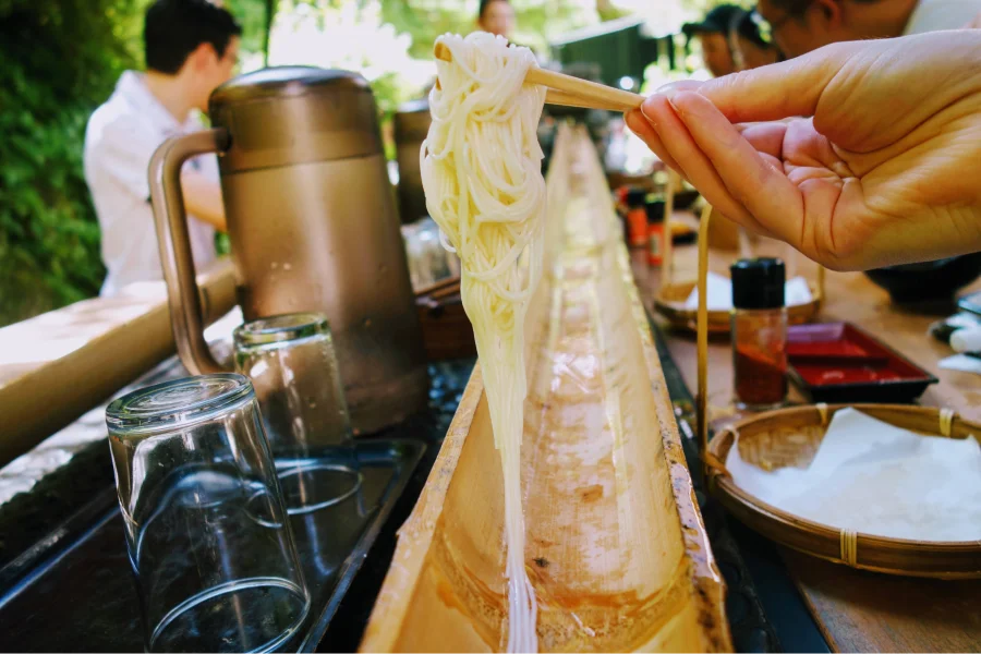 Nếu bạn muốn thưởng thức món Nagashi Somen tại Tokyo thì Kisetsu Ryori Funayado là một lựa chọn tuyệt vời