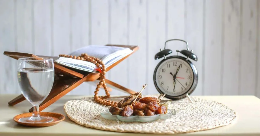 Cột trụ thứ tư của Hồi giáo là Sawm - nhịn ăn diễn ra trong suốt tháng lễ ăn chay Ramadan theo lịch Hồi giáo