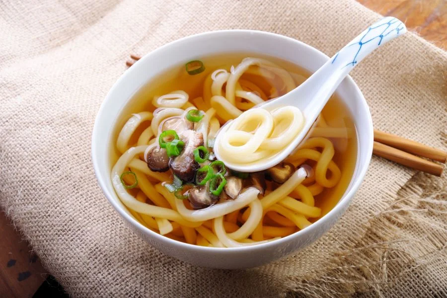 Nhắc đến nước Nhật thì làm sao có thể bỏ qua món Mì Udon trứ danh được nhỉ?