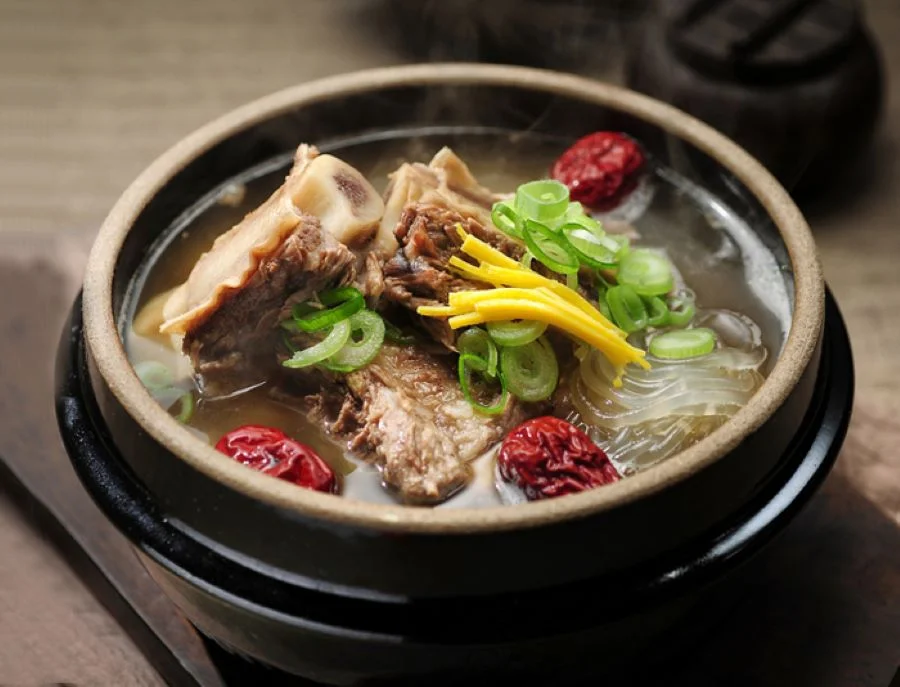 Canh xương bò - món ngon phổ biến trong những ngày đông Hàn Quốc