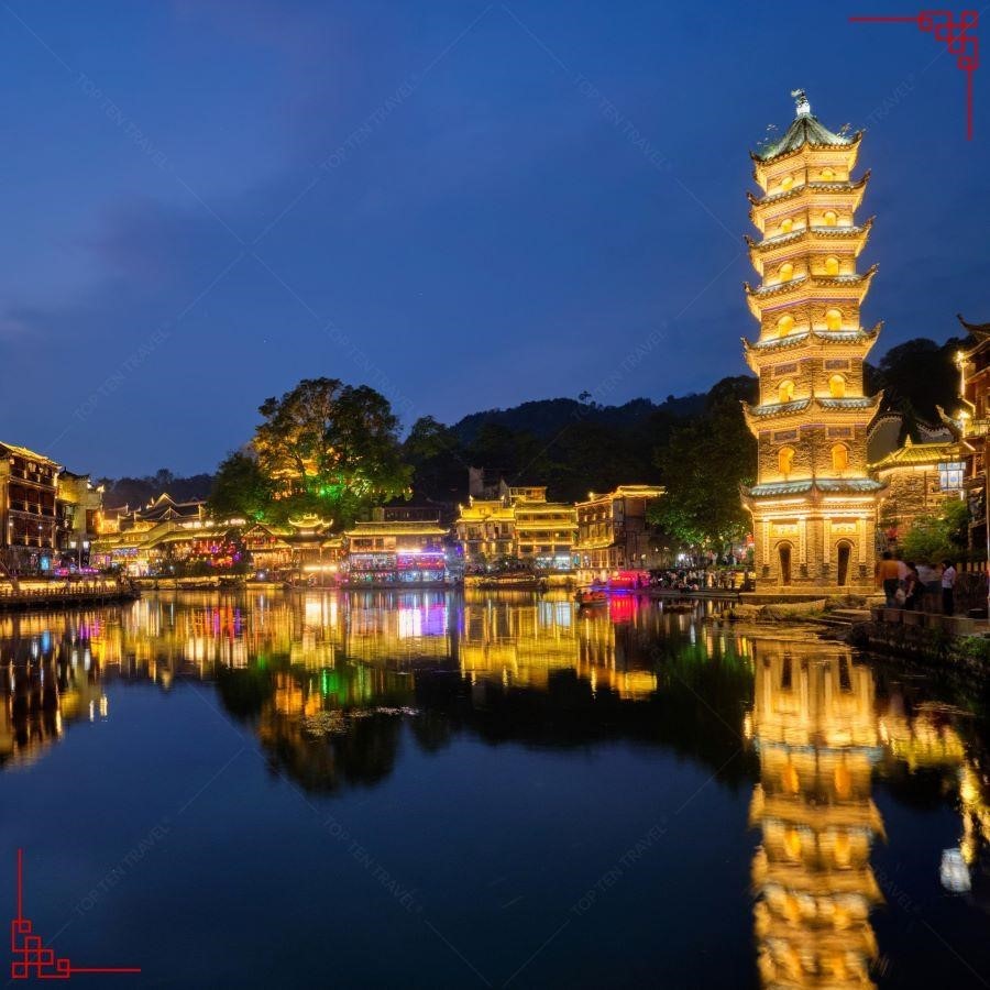 Toàn cảnh các địa điểm tuyệt đẹp tại Phượng Hoàng Cổ Trấn