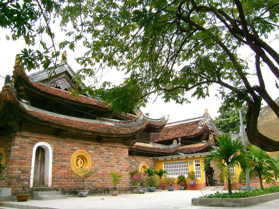 Ngôi chùa nổi tiếng linh thiêng cho du khách tại Hà Nội dịp đầu năm