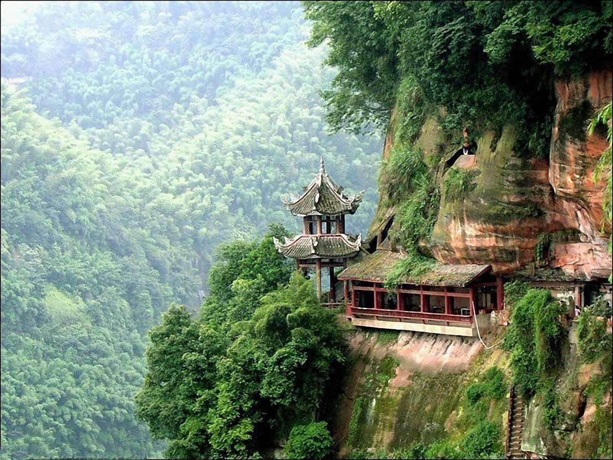 Ngọn núi "kiếm tiền" nhiều nhất Trung Quốc Ngọn núi "kiếm tiền" nhiều nhất Trung Quốc