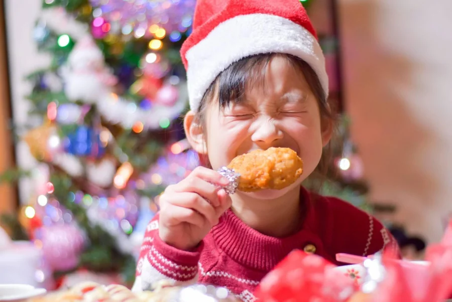 Món gà rán KFC ở Nhật thường được chế biến theo công thức đặc biệt, mang đến hương vị thơm ngon khó cưỡng