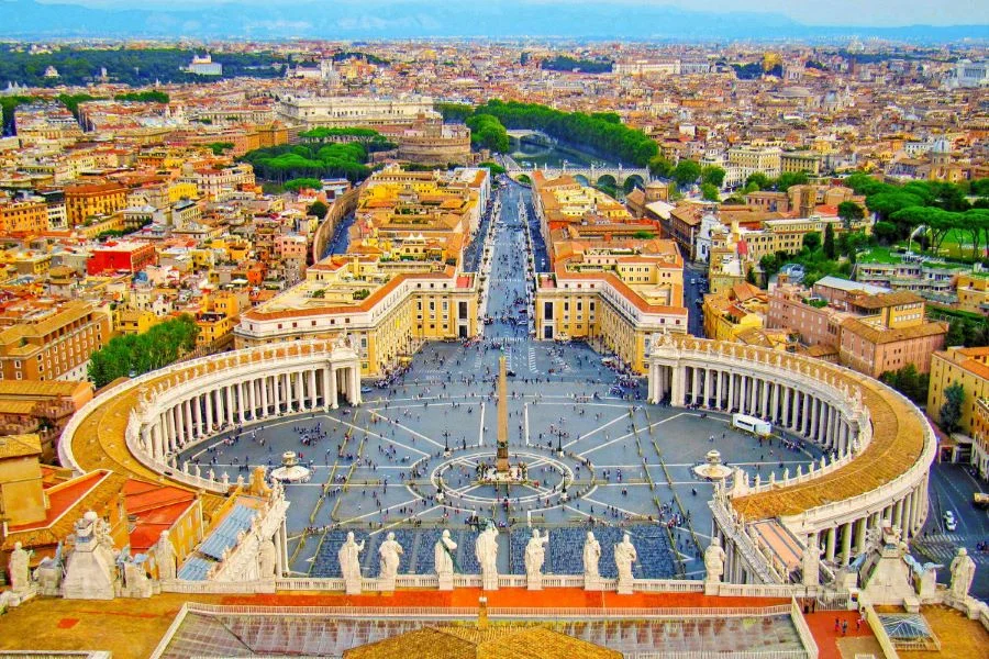 Quảng trường St.Peter là quảng trường cổ nằm ở trung tâm thành phố Vatican