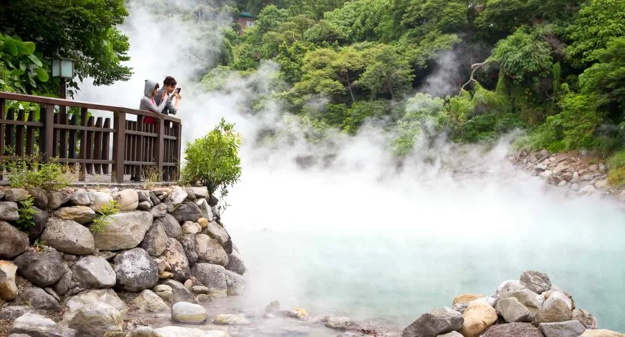 Suối nước nóng Xinbeitou mang đến du khách những trải nghiệm độc đáo tựa như lạc bước vào xứ sở hoa anh đào
