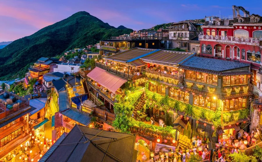 Làng cổ Jiufen hay Làng cổ Cửu Phần - điểm đến yêu thích của nhiều du khách cả trong và ngoài nước