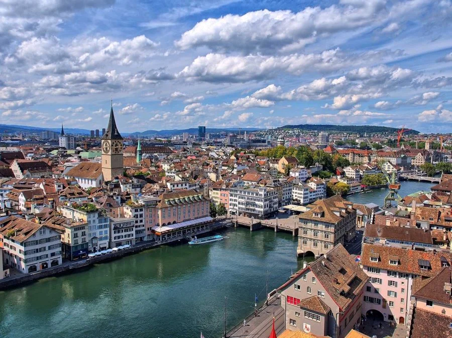Zurich nổi tiếng là trung tâm văn hoá và thương mại lớn bậc nhất tại Thuỵ Sĩ
