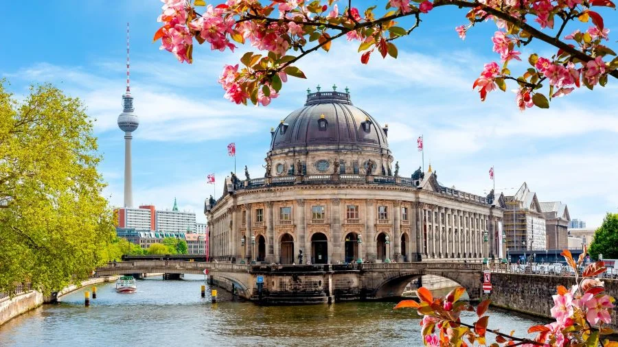 Đảo Bảo tàng Museumsinsel sở hữu vẻ đẹp kiến trúc vừa cổ kính, nguy nga vừa độc đáo nhưng cũng đầy tính nghệ thuật