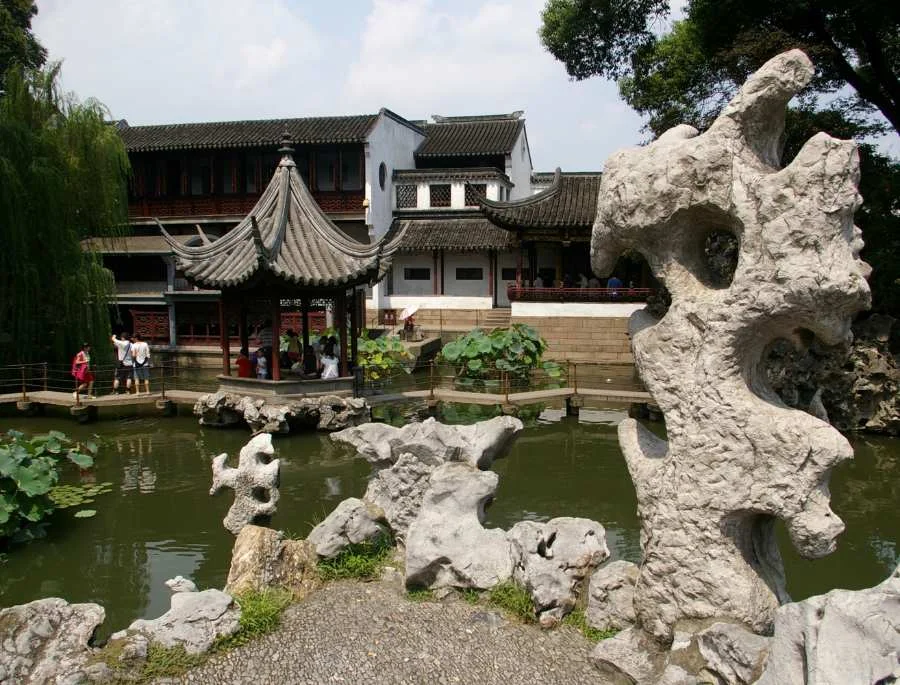 Lâm Viên Sư Tử là một trong những kiệt tác kiến trúc sơn thủy nổi tiếng trong hành trình tour Thượng Hải