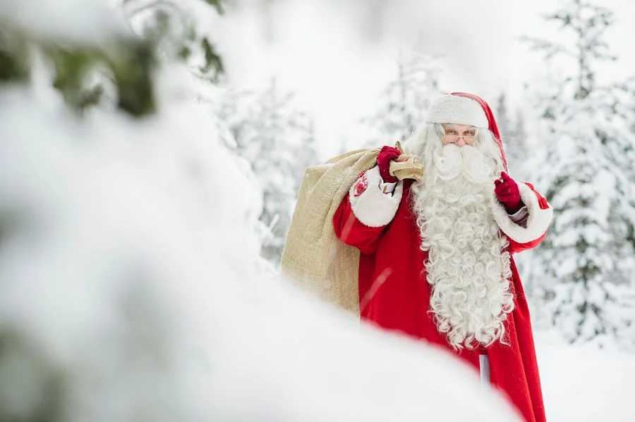 Người Nhật Bản gọi ông già Noel là Santa Kuro-su