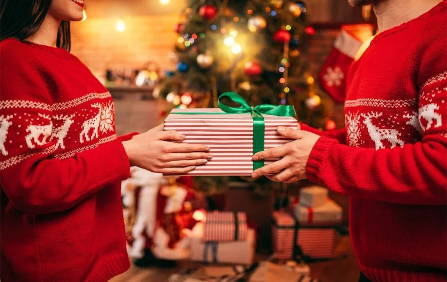 Bạn có thể ghé qua các khu chợ giáng sinh để mua quà tặng cho Bạn Bè và Người Thân của mình trong dịp giáng sinh