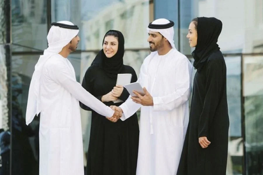 Bạn không nên sử dụng tay trái khi giao tiếp tại Dubai