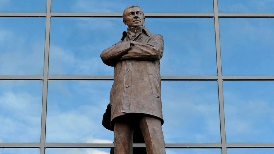 Bức tượng Sir Alex Ferguson - vị chiến lược gia tài ba người Scotland