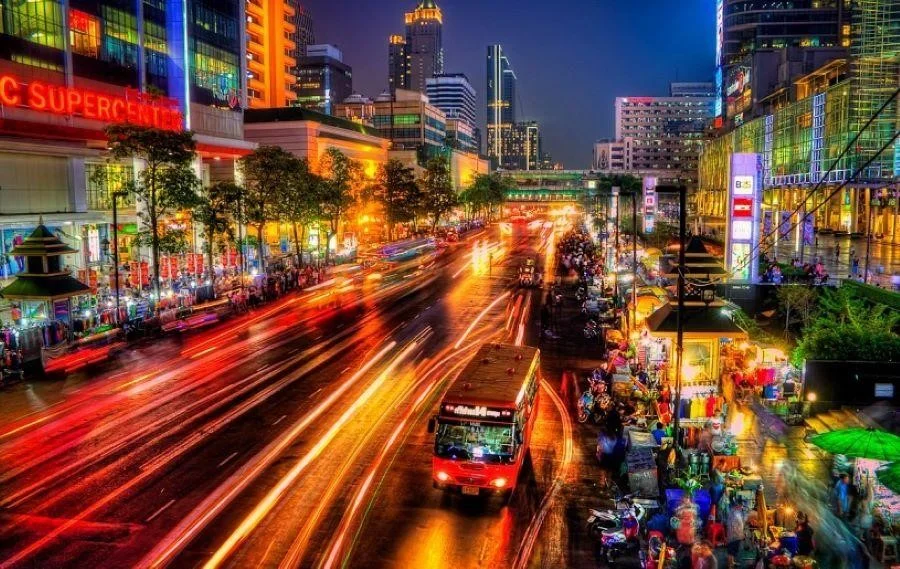 Thành phố bangkok gây ấn tượng mạnh khi màn đêm buông xuống