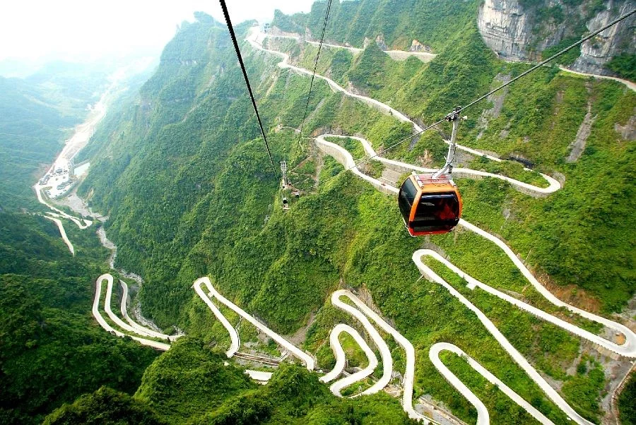 Đường lên cổng trời Thiên Môn Sơn