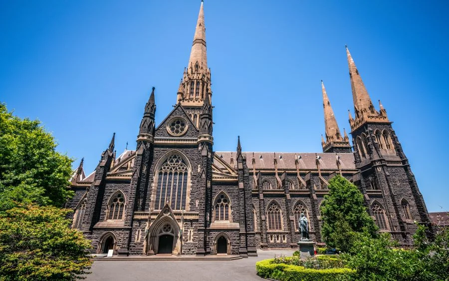 Thành phố Melbourne là thành phố lớn thứ hai và trung tâm văn hóa, nghệ thuật của Úc