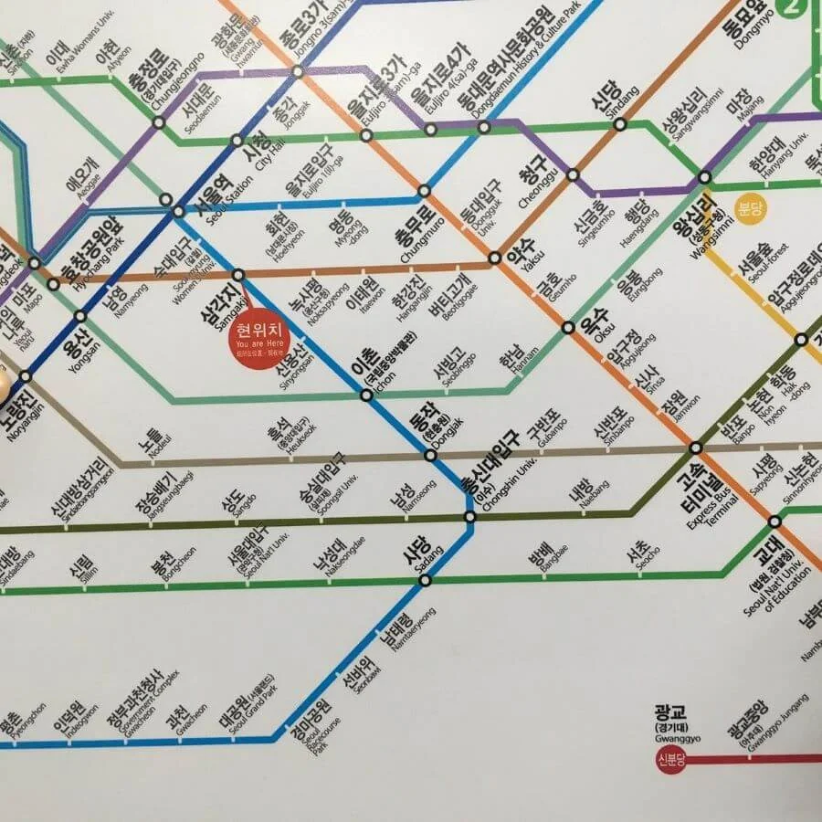 Với mạng lưới dày đặc, tàu điện ngầm Seoul đóng vai trò quan trọng trong việc kết nối mọi người và mọi địa điểm