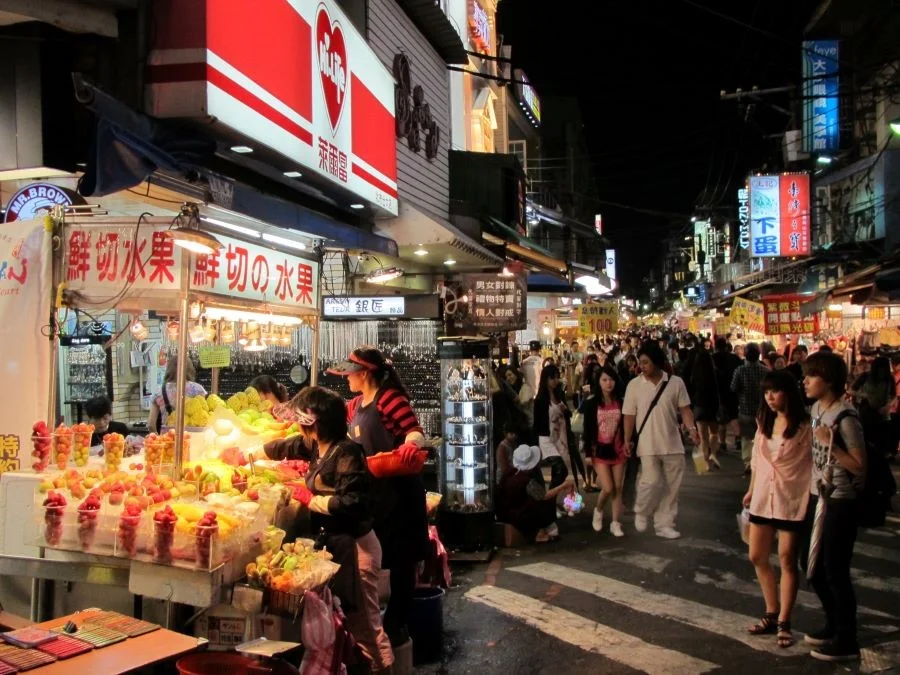 Sự đông vui tấp nập tại Ximending