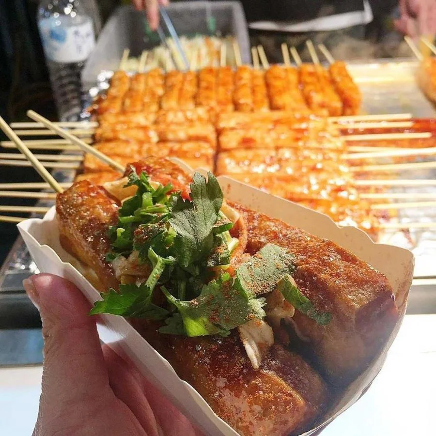 Món đậu hũ thối trứ danh tại Chợ đêm Liuhe