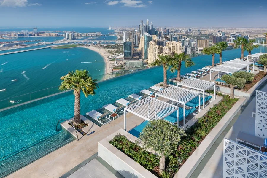  Bể bơi tại khách sạn Address Beach Resort được công nhận là Bể bơi vô cực cao nhất thế giới