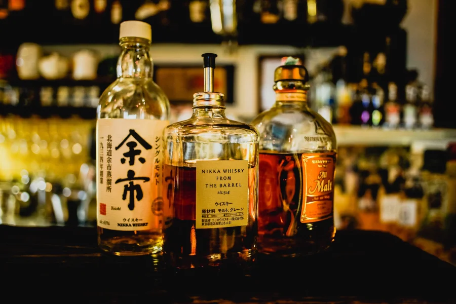 Rượu whisky Nhật Bản nổi tiếng là một trong những loại rượu mà bạn nên thử khi có dịp đến đất nước xinh đẹp này