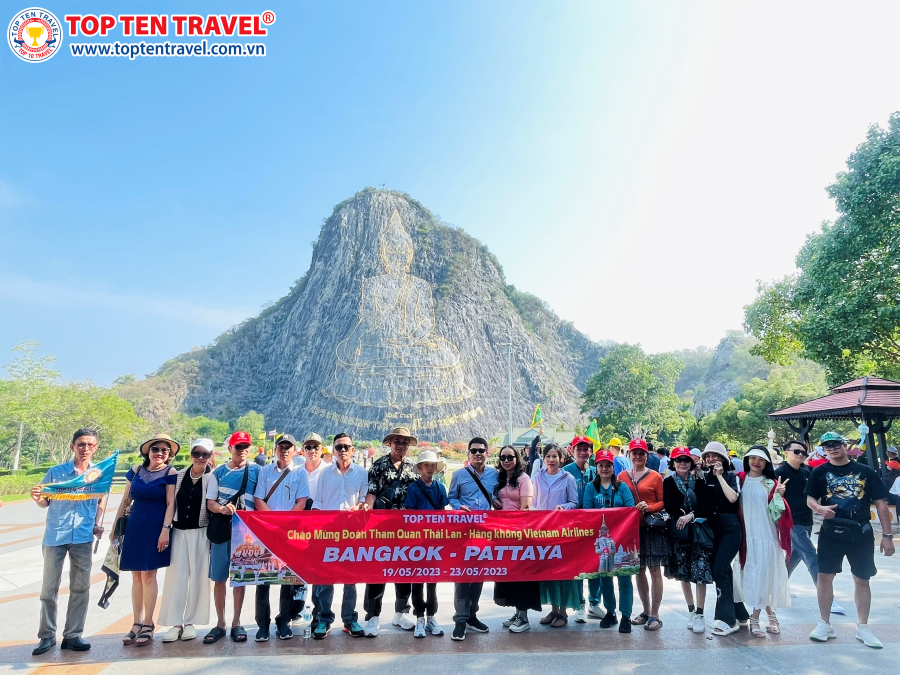Đoàn khách Top Ten Travel tham quan du lịch tại Thái Lan