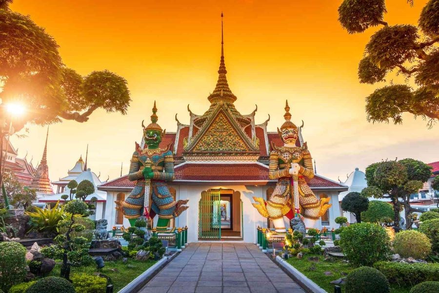 Các địa điểm tâm linh như đền, chùa là điểm đến không thể bỏ lỡ tại Thái Lan
