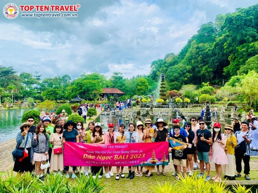 Đoàn khách Top Ten sẵn sàng khám phá hòn đảo thiên đường Bali