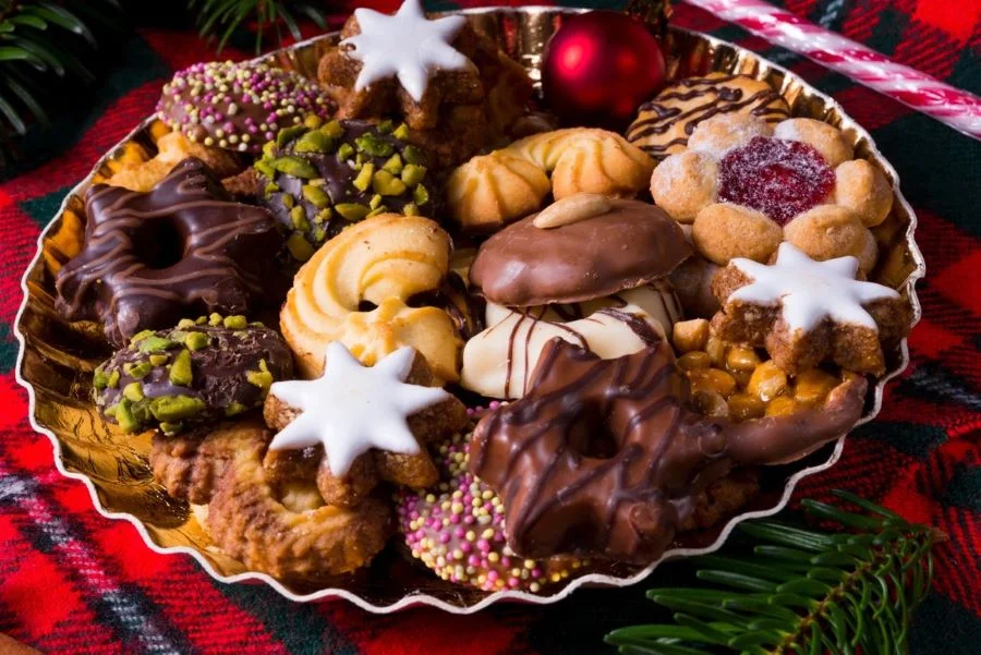 Những chiếc bánh Cookies đầy màu sắc cho đêm Giáng Sinh