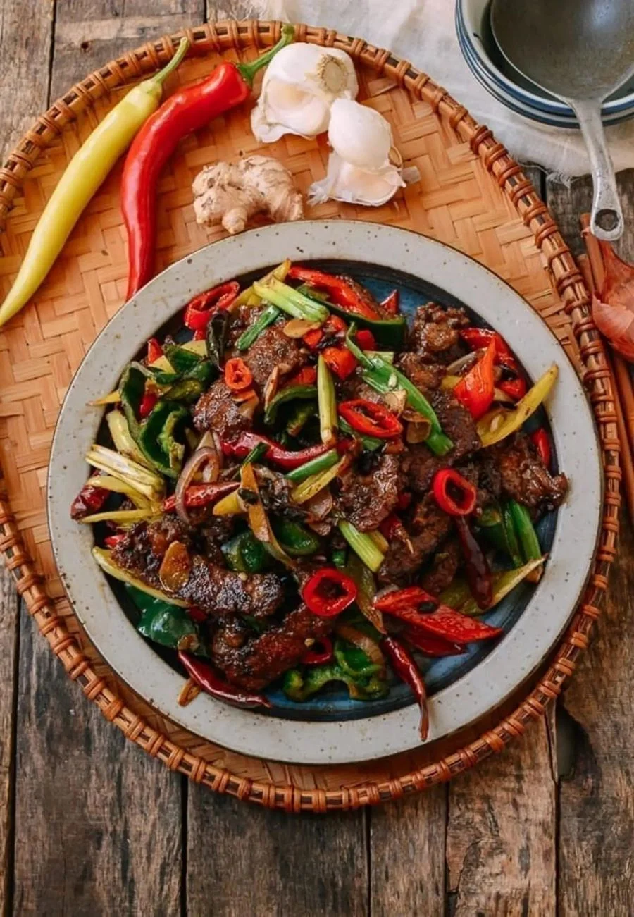 Đừng quên thưởng thức món Bò cay Hồ Nam nức tiếng tại đây nhé!
