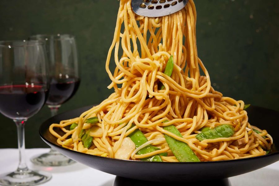 Longevity Noodles - món ăn truyền thống ngày Tết của người Singapore