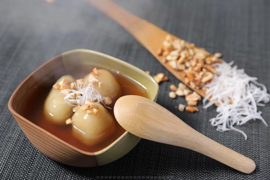 Một bát bánh trôi nóng hổi thường có 2-3 viên