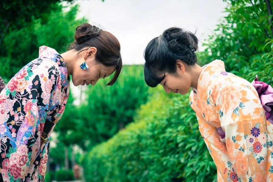 Một trong những nét văn hóa độc đáo nhất của người Nhật chính là cách cúi chào