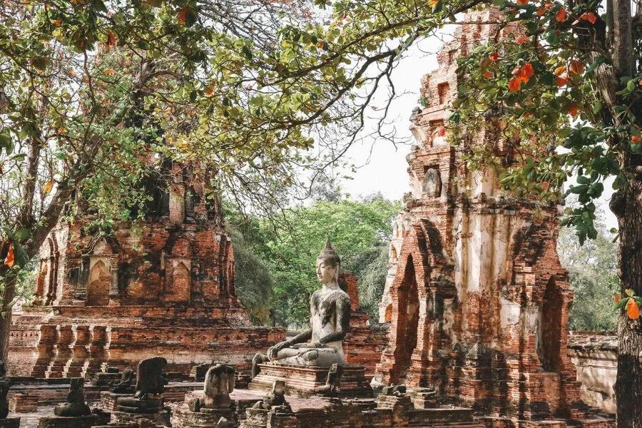 Khám phá chùa Wat Mahathat - Ngôi chùa lâu đời bậc nhất tại Thái Lan